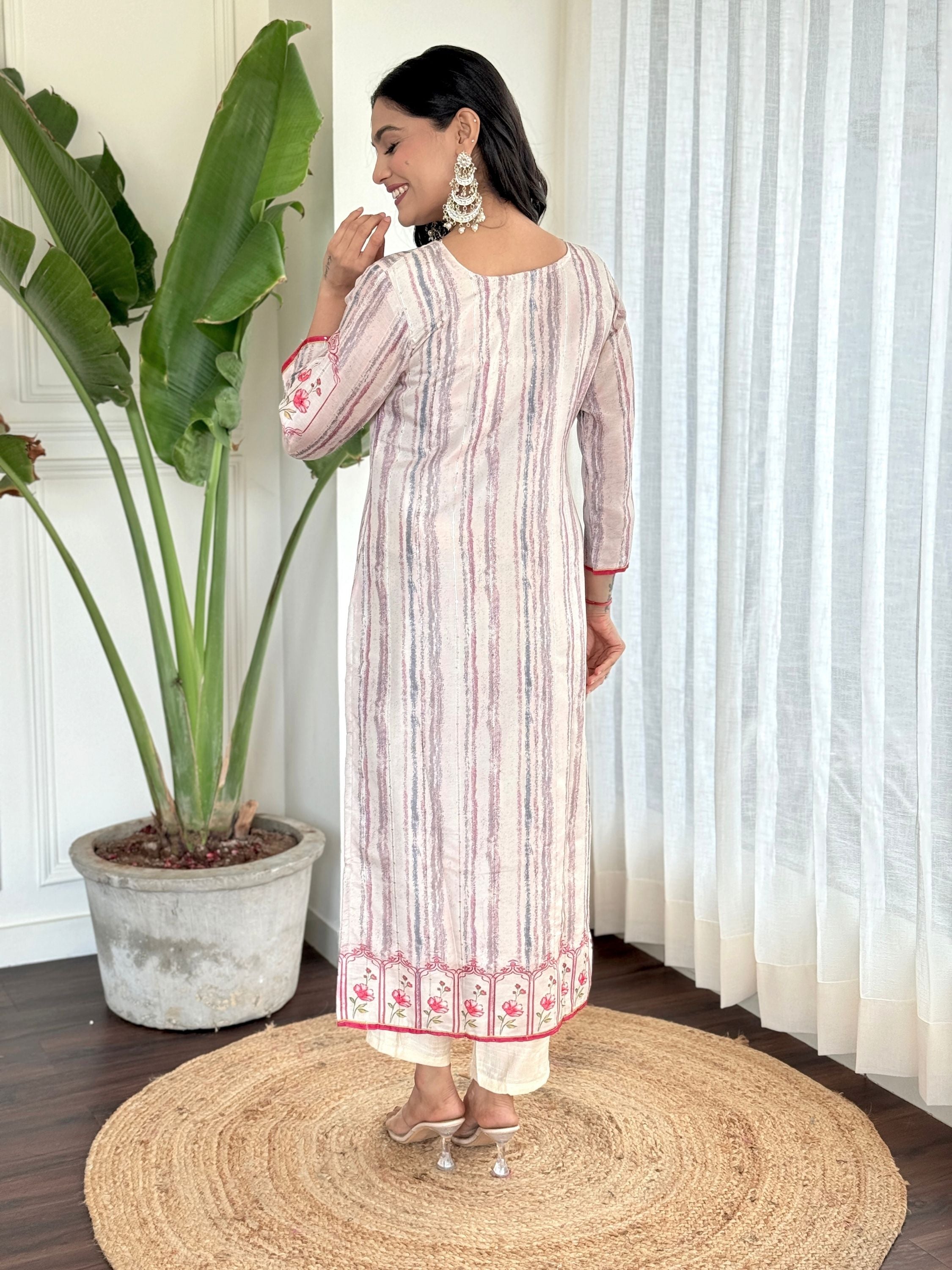 Muslin Fabric Boat Neck  Printed Kurta With Bottom & Dupatta Set