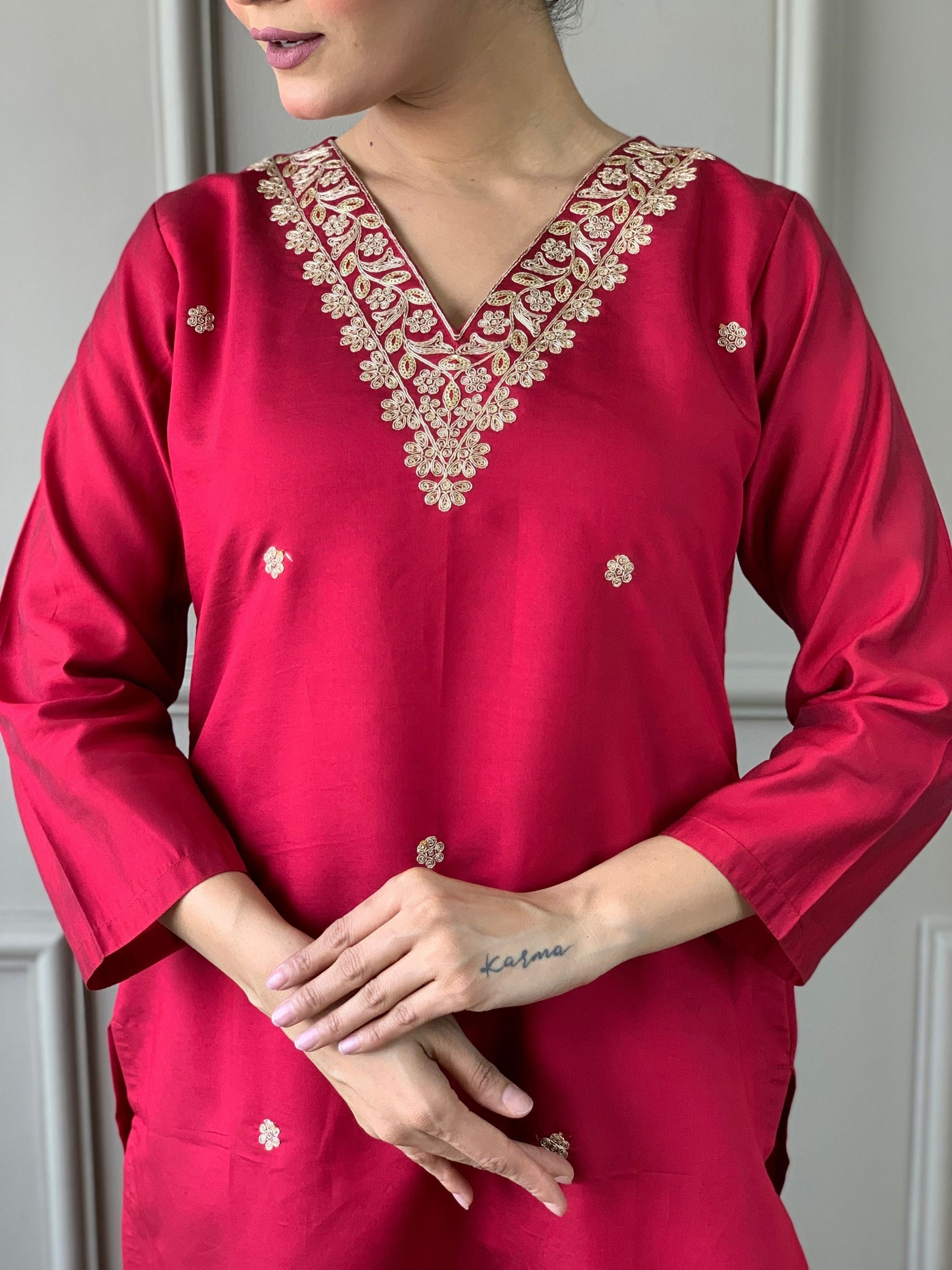 V- Neck Chanderi Viscose Embroidered Kurta With Bottom & Dupatta Set